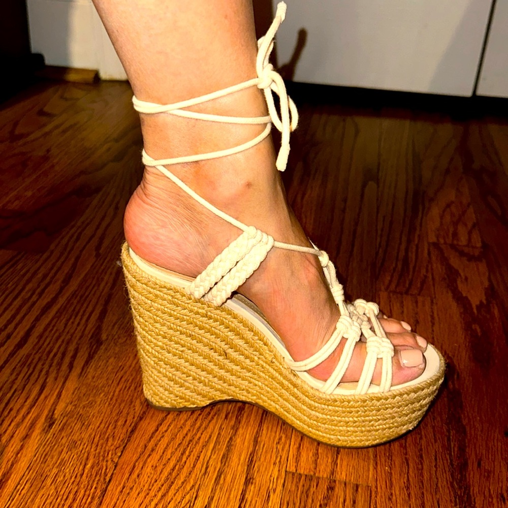 LIKE NEW. Schutz espadrille platform wedge sandals 7B